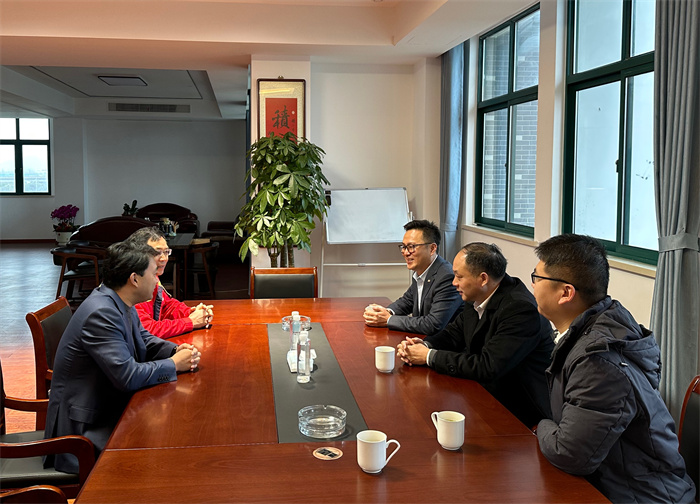 常州市政協(xié)副主席、常州民建主委一行走訪我司