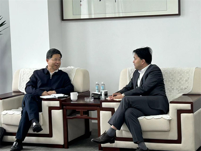 常州市人大常委副主任、市總工會主席一行走訪我司